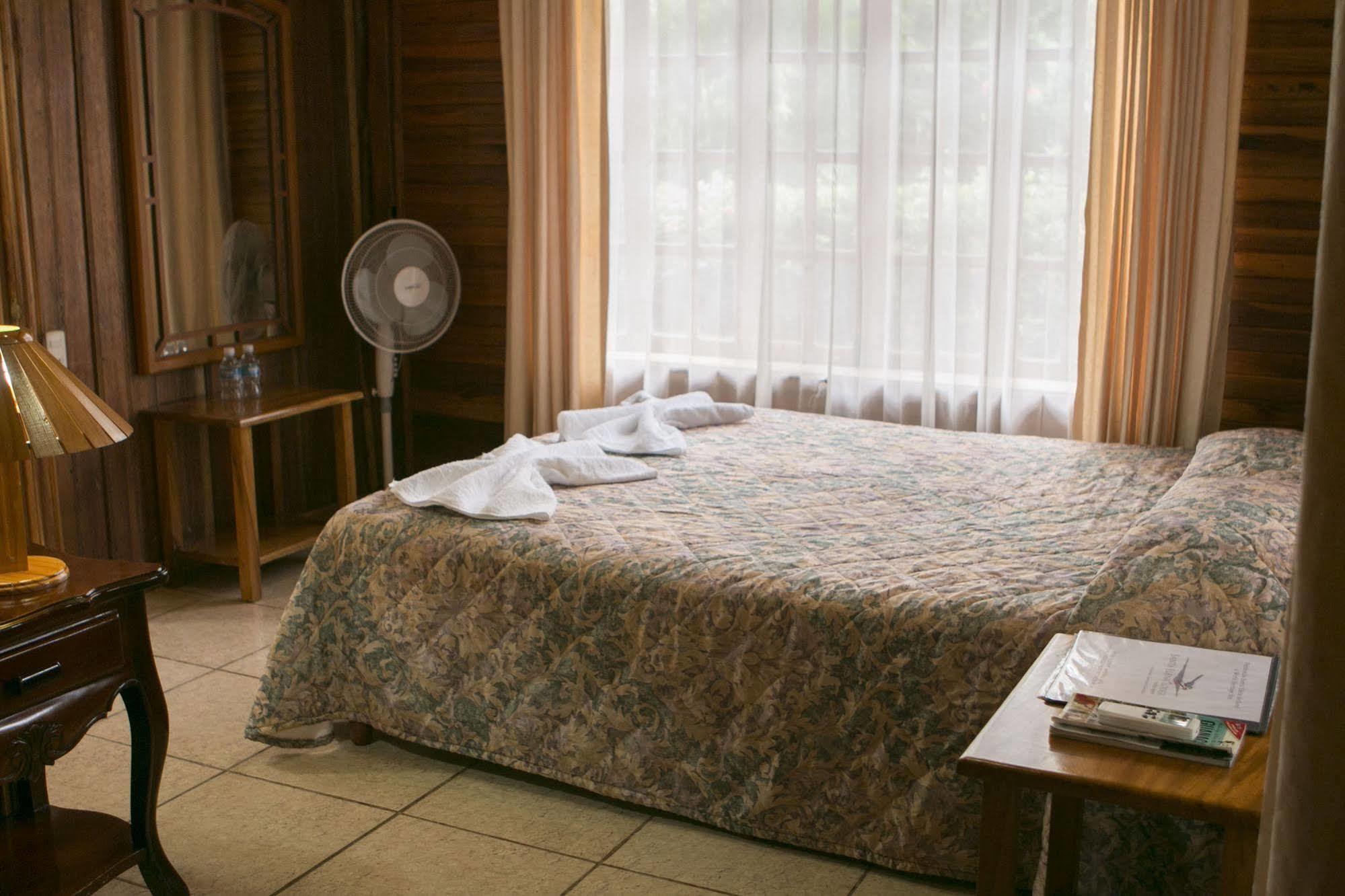 Santa Elena Lodge Cuajiniquil Eksteriør billede